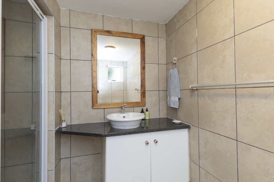 5 Bedroom Property for Sale in Kleinemonde Eastern Cape